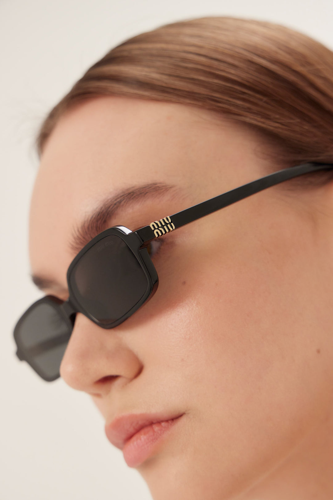 Miu Miu Regard
MU 11ZS 16K5S0 51-16