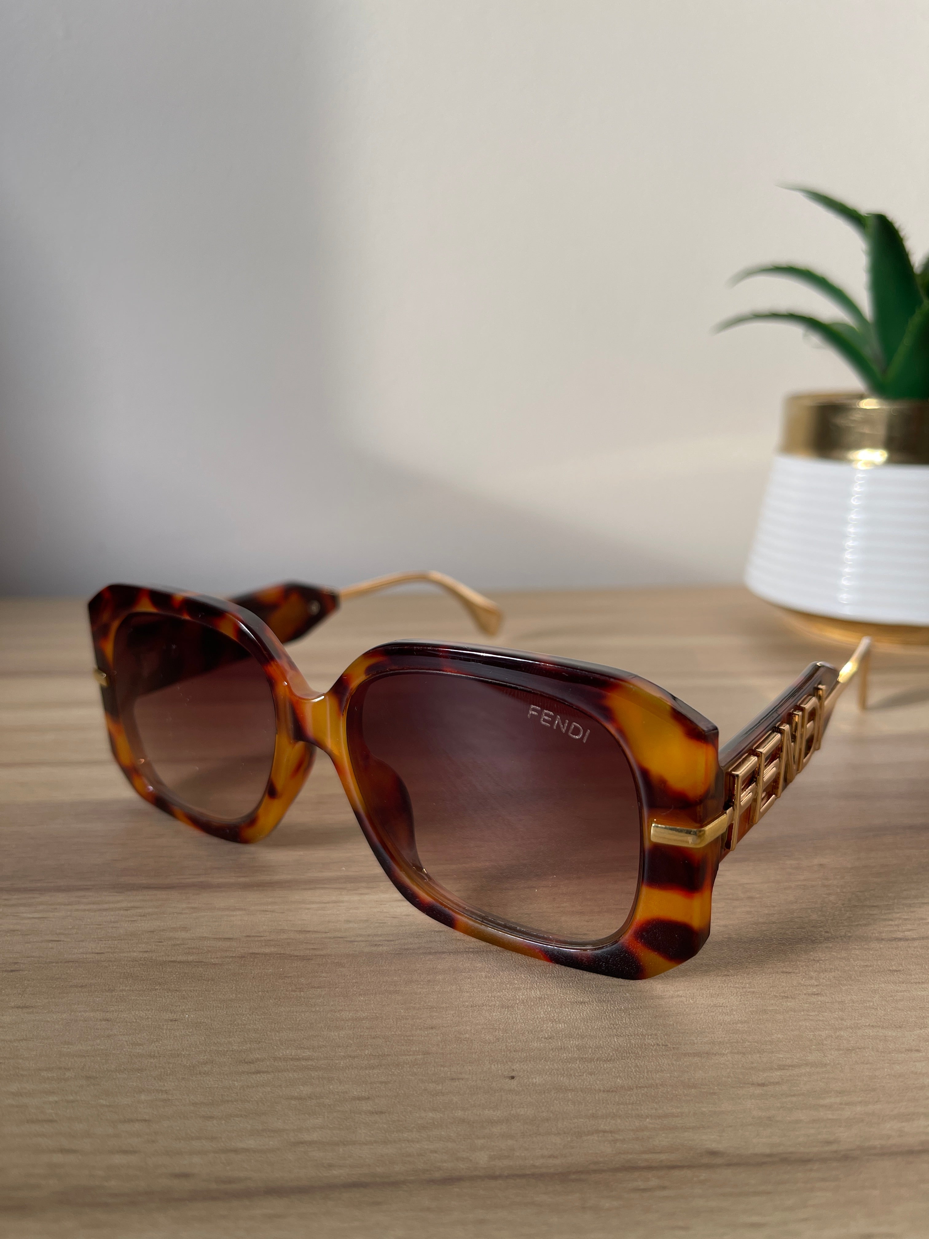 Fendi FE40065I