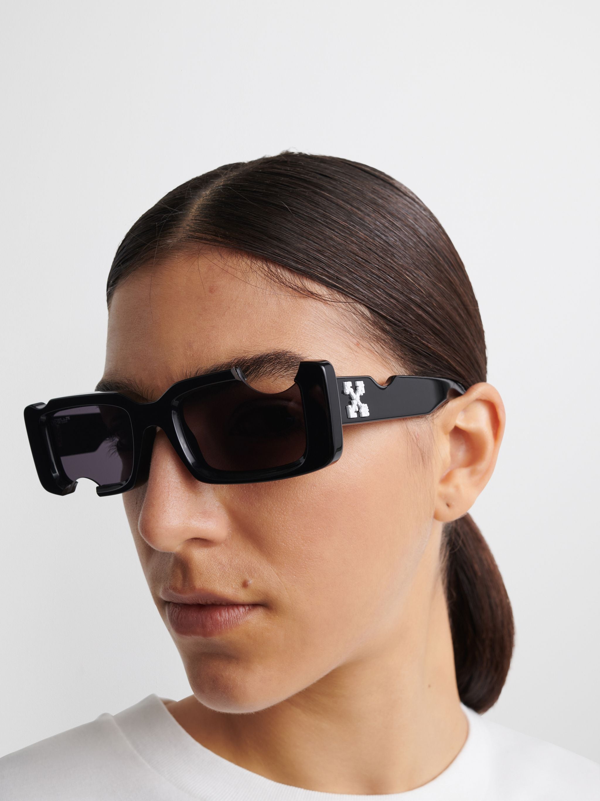 Off-White Retangular