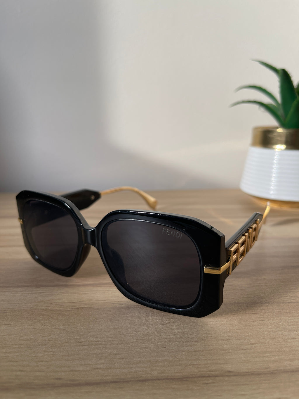 Fendi FE40065I