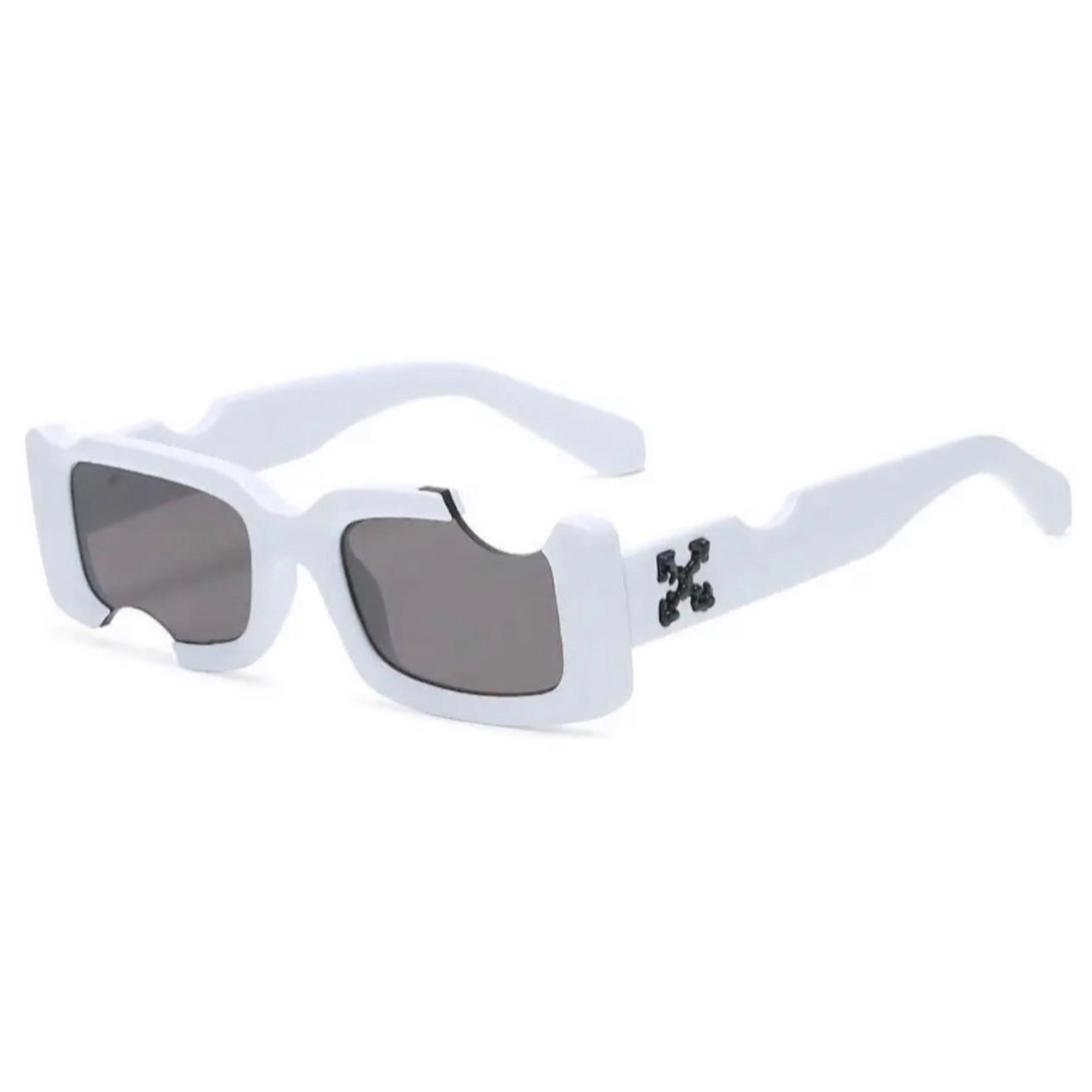 Off-White Retangular