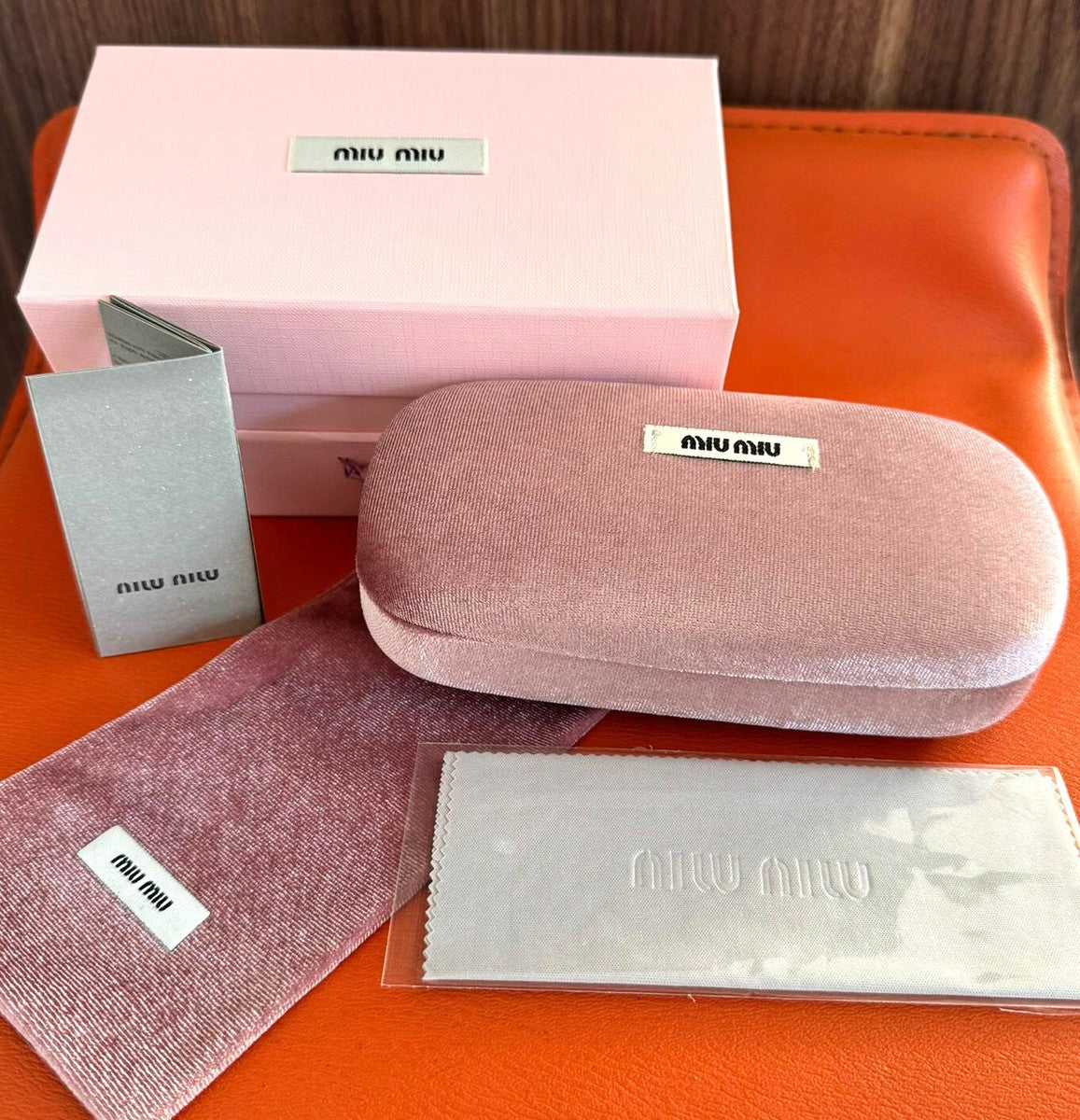 Miu Miu Oval